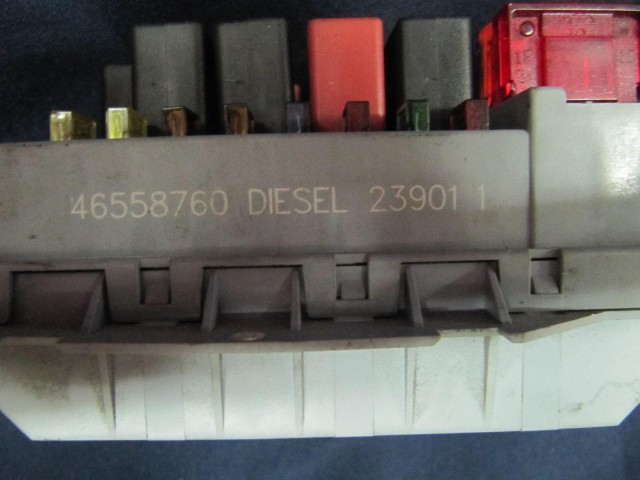 Alfa Romeo 147 Diesel külső biztosíték tábla 46558760