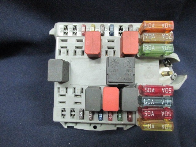 Fiat Punto 1999-2003  benzines külső biztosíték tábla 46760255