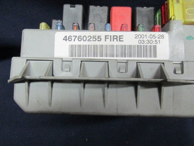 Fiat Punto 1999-2003  benzines külső biztosíték tábla 46760255