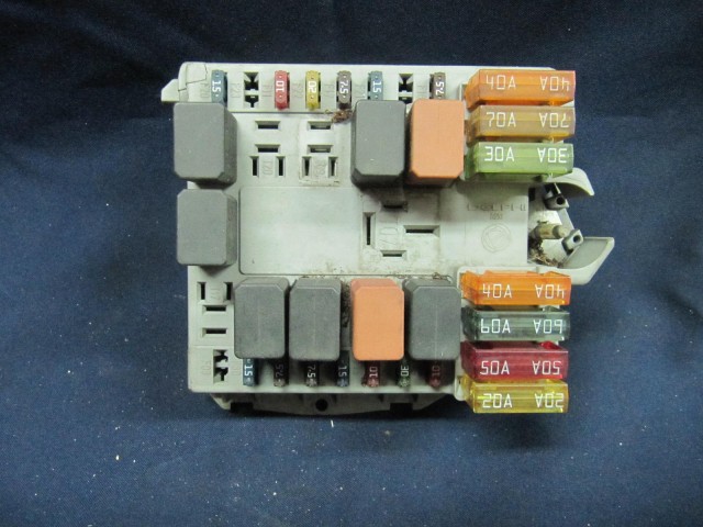 Fiat Punto 1999-2003 1,8 16v benzin külső biztosíték tábla 46766779