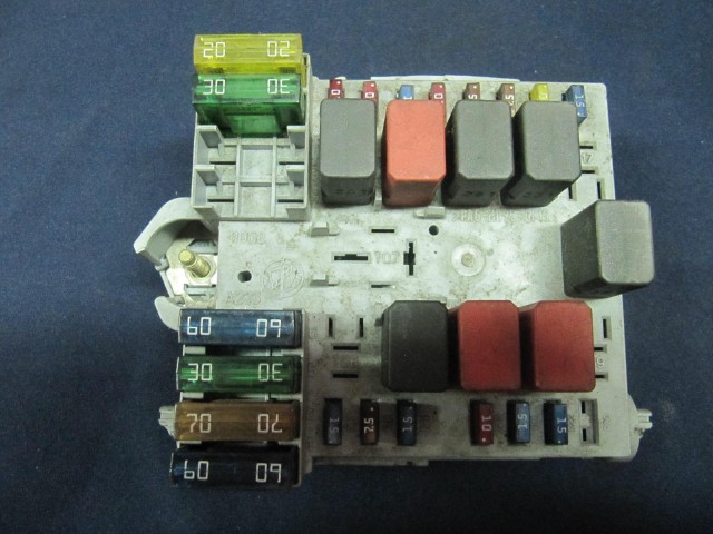 Fiat Stilo benzin külső biztosíték tábla 46796539