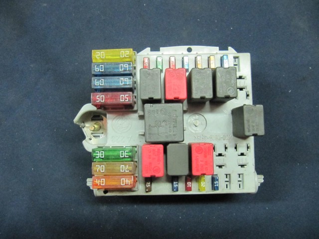 Fiat Punto 2003-2010 külső biztosíték tábla 46835597