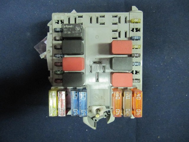 Fiat Panda II benzin  külső biztosíték tábla 46841645