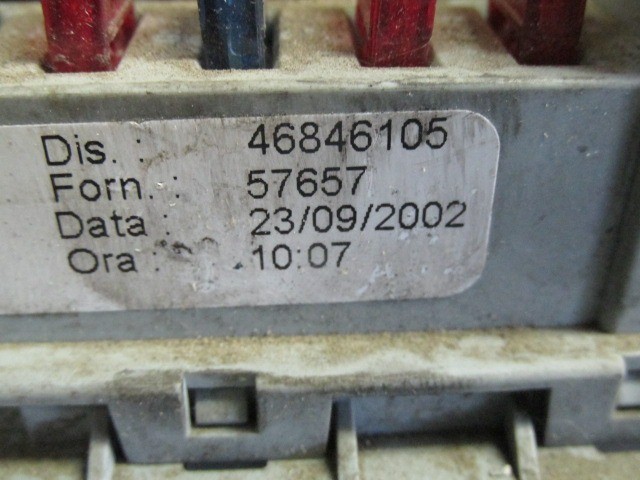 Fiat Stilo benzin 46846105 külső biztosíték tábla