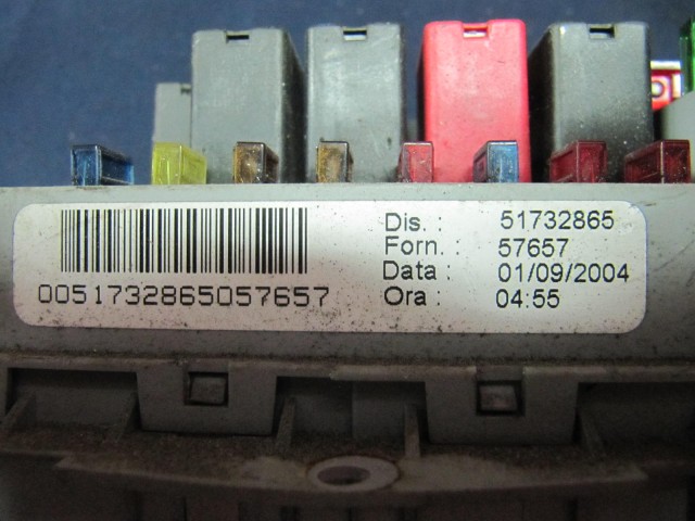 Fiat Stilo benzin külső biztosíték tábla 51732865