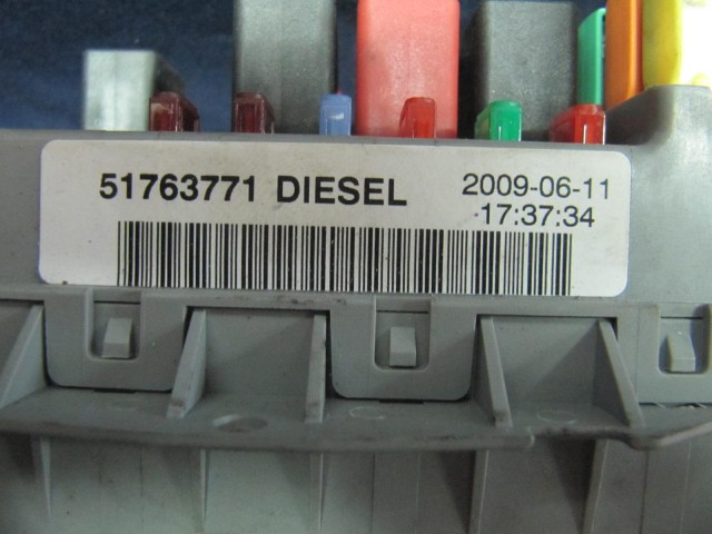 Fiat Doblo 2005-2009 külső biztosíték tábla 51763771