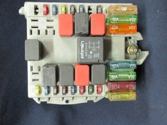 Fiat Bravo 2007-2014 Diesel külső biztosíték tábla 51775688