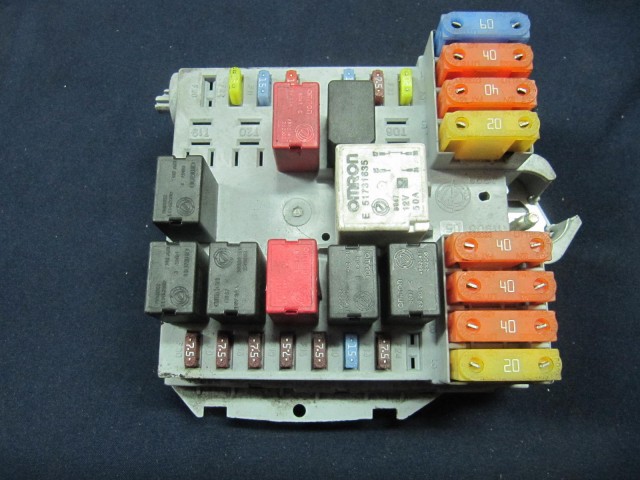 Fiat Croma 2005-2010 külső biztosíték tábla 51804118