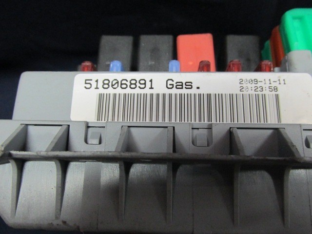 Fiat Linea 1,4 benzin külső biztosíték tábla 51806891