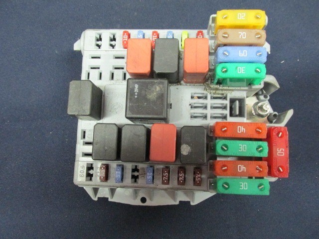 Fiat Linea  1,3 16v Diesel külső biztosíték tábla 51815360