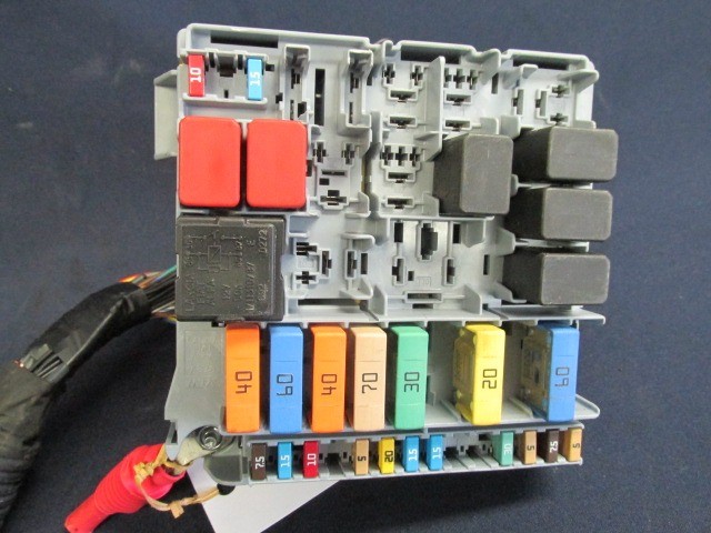 Fiat 500 külső biztosíték tábla 51905216