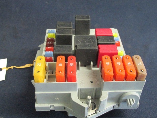 Alfa Romeo 159  külső biztosíték tábla 60689045