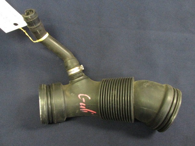 Alfa Romeo Giulietta 50525493 számú levegőcső-légtömegmérőből a túrbóba