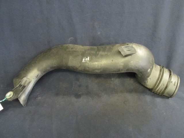 Alfa Romeo 159 levegőcső-szívócső a légszűrőházba 51782843