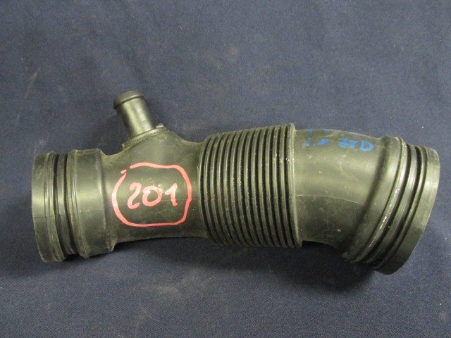 Alfa Romeo Giulietta  levegőcső-légtömegmérőből a turbóba 51807697