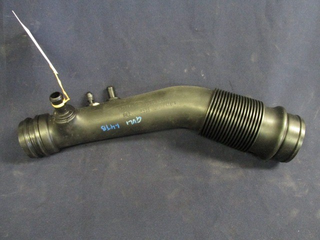 Alfa Romeo Giulietta 1,4 16v Tbi 170Le levegőcső-légszűrőházból a túrbóba 51811545