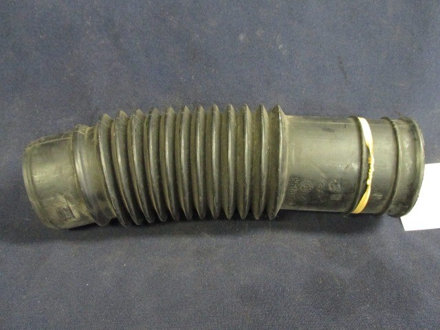 Fiat Punto III. 55181136 számú levegőcső-szívócső a légszűrőházba 