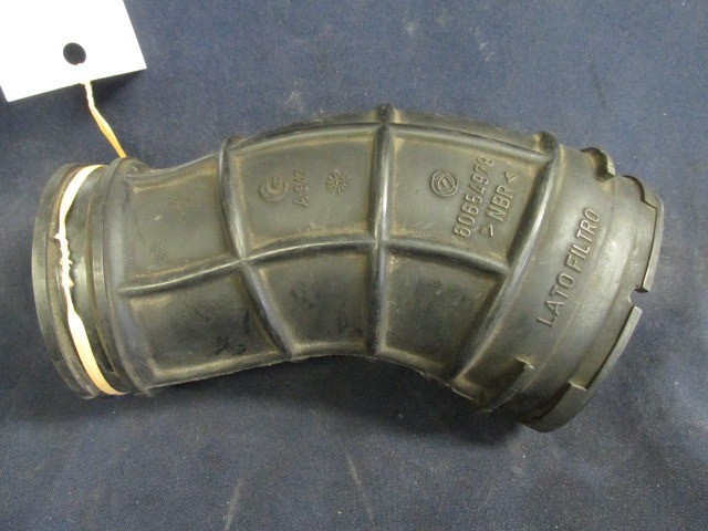 Fiat Bravo 60654978 számú levegőcső-légszűrőházból a légtömegmérőbe