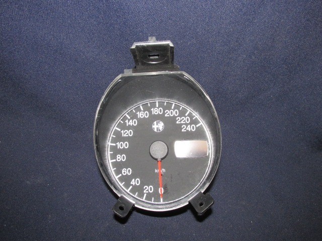 Alfa Romeo 156 156034520 számú óracsoport