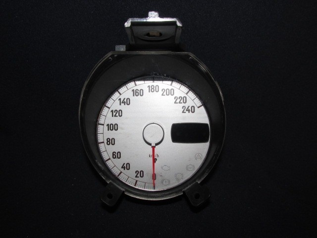 Alfa Romeo 156 156052672 számú óracsoport