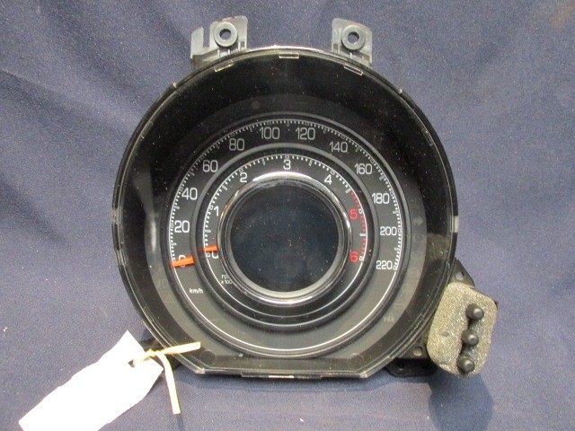 Fiat 500 735483679 számú óracsoport