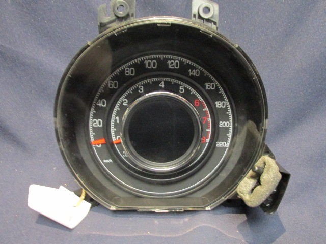 Fiat 500 735493405 számú óracsoport