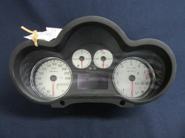 Alfa Romeo 147 156056630 számú óracsoport 