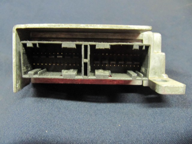 Alfa Romeo 147 46756117 számú légzsák indító elektronika