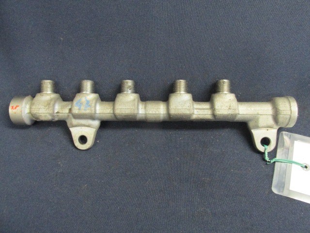 Fiat Croma/Doblo2/Multipla/Grande Punto/Bravo2 Alfa Romeo 159 0445214190 számú rail cső