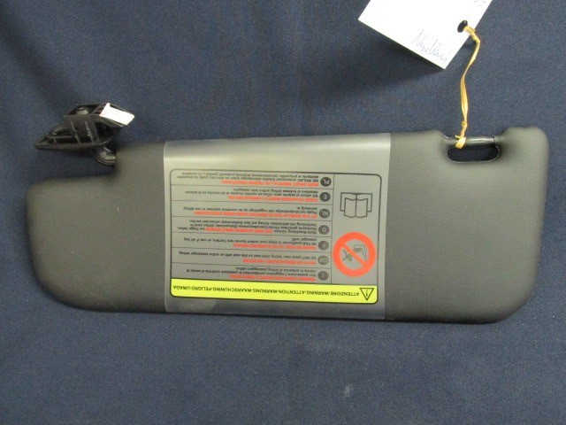 Fiat 500 fekete színű tükrös jobb oldali napellenző