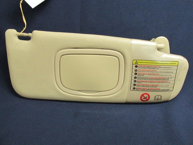 Alfa Romeo 159 bézs színű,világító tükrös, jobb oldali napellenző