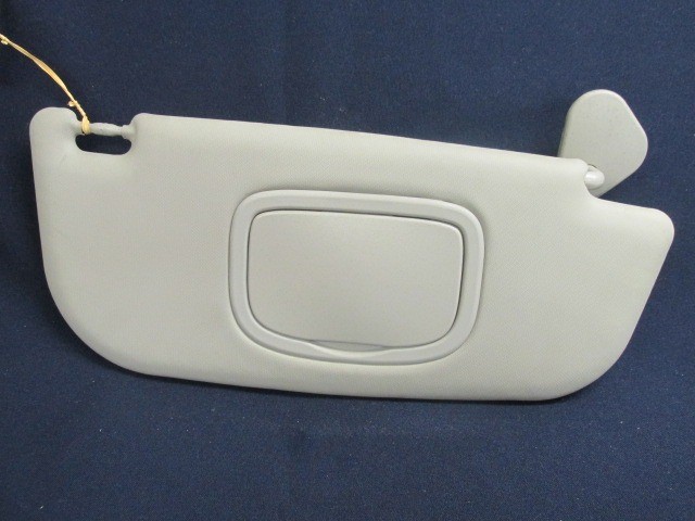 Alfa Romeo 147, Gt bézs színű, tükrös, jobb oldali napellenző