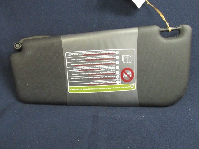 Alfa Romeo MiTo fekete színű,tükrös, jobb oldali napellenző