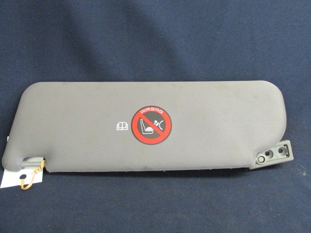 Alfa Romeo 166  szürke színű,tükrös, jobb oldali napellenző