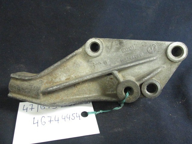 Fiat Punto II.-III., Stilo, Doblo motortartó alubak 46744454