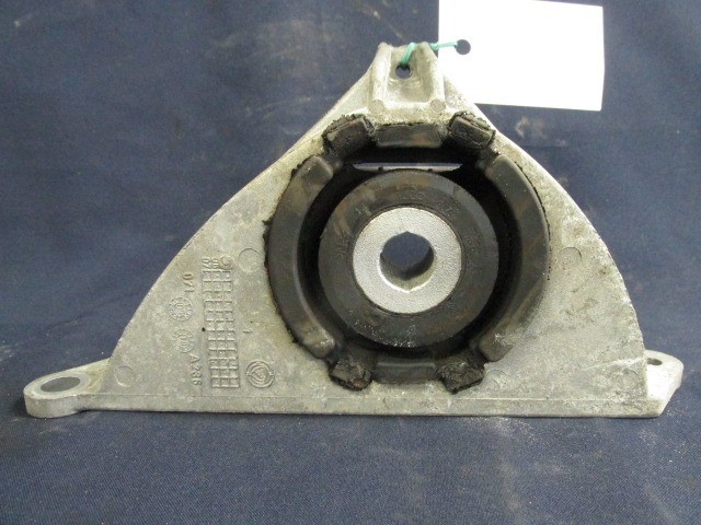 Fiat Punto II-III. / Idea 46845345 számú váltótartó gumibak 