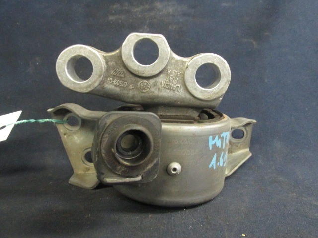 Alfa Romeo MiTo, Fiat 500 L, Grande Punto, Punto Evo 1,6 16v Diesel motortartó gumibak 50508653