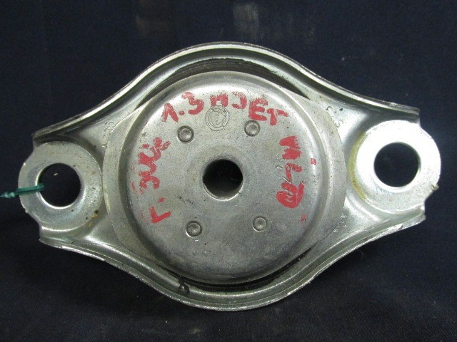 Fiat Panda II , 500 1,3 16v Diesel alsó váltótartó gumibak 51730869