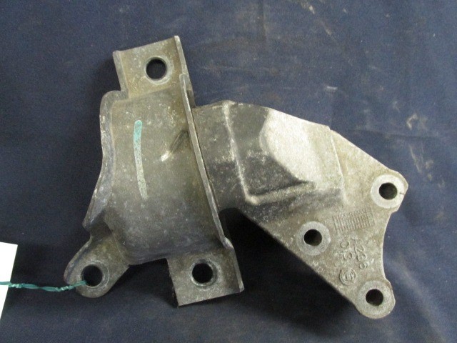 Fiat Punto II, Punto III, Idea és Lancia Ypsilon motortartó gumibak 51739095