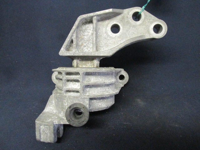 Alfa Romeo Giulietta 51805651 számú motortartó gumibak 