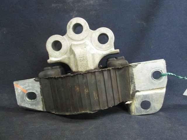 Alfa Romeo MiTo motortartó gumibak 51816525