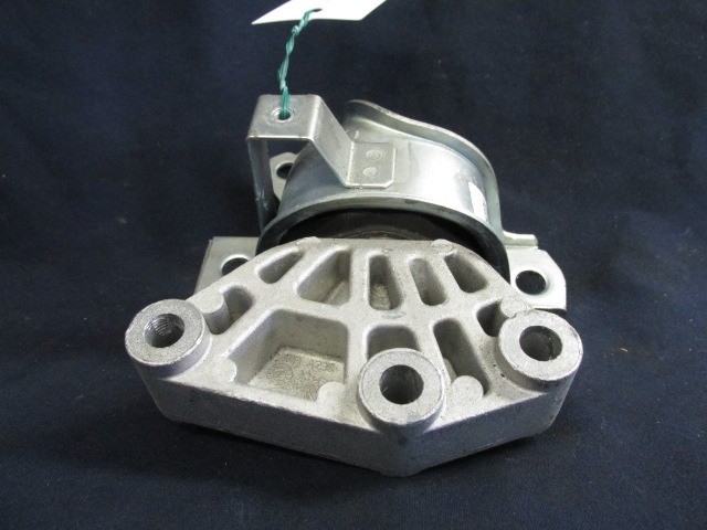 Fiat 500 1,3 16v Diesel motortartó gumibak 51854035