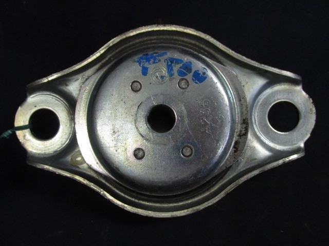 Fiat 500, Panda III. 1,3 16v Diesel alsó váltótartó gumibak 51854036