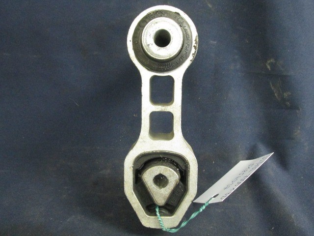 Fiat 500 1,3 16v Diesel alsó kitámasztó gumibak 51854037