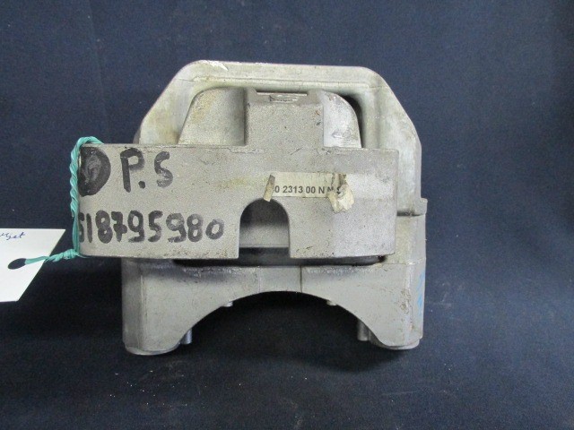 Alfa Romeo Giulietta motortartó  gumibak 51879598