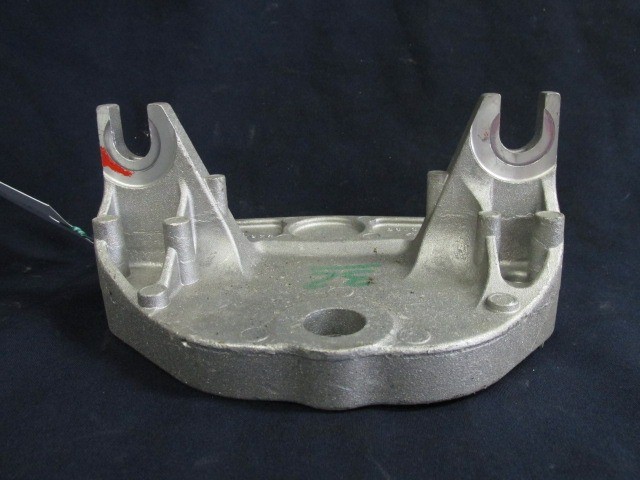 Alfa Romeo MiTo, Fiat My Punto,  500 L 900cm3 motortartó alubak 51889978