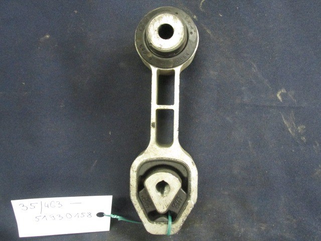 Fiat Panda II. 51930158 számú alsó kitámasztó gumibak 