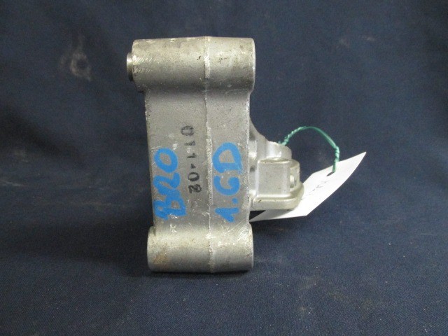 Fiat Bravo és Alfa Romeo Giulietta 55222927 számú féltengely tartó alubak