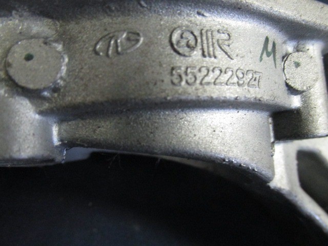 Fiat Bravo és Alfa Romeo Giulietta 55222927 számú féltengely tartó alubak