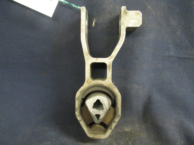 Fiat Grande Punto 55700441 számú alsó kitámasztó gumibak 